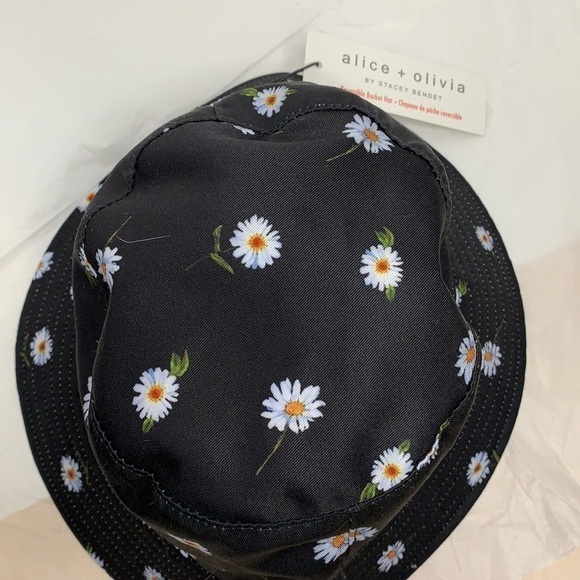AO X FABFITFUN REVERSIBLE BUCKET HAT main image 5